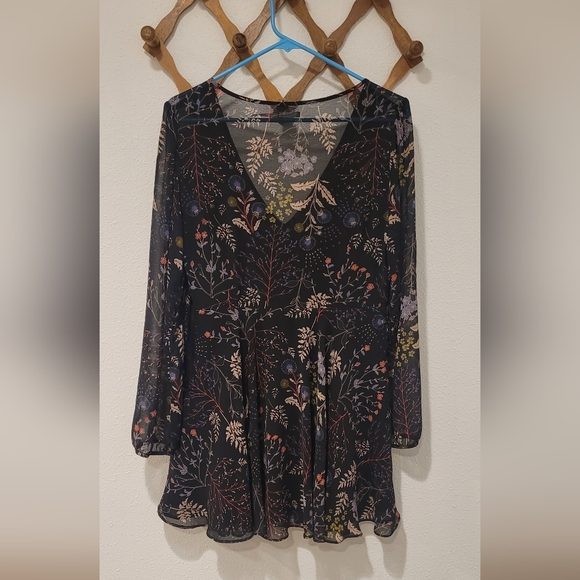 Kimchi Blue Black Floral Mini Dress Womens 10 - Picture 2 of 8